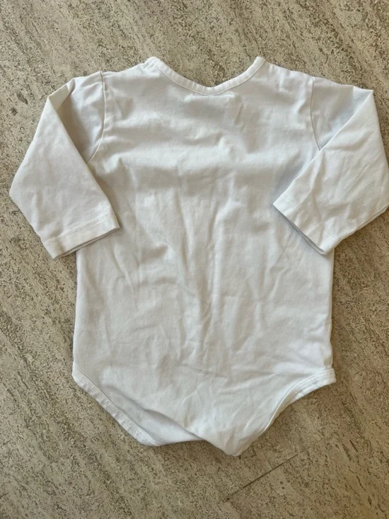 Classic White Long-Sleeve Organic Cotton Baby Bodysuit - Picture 3 of 3